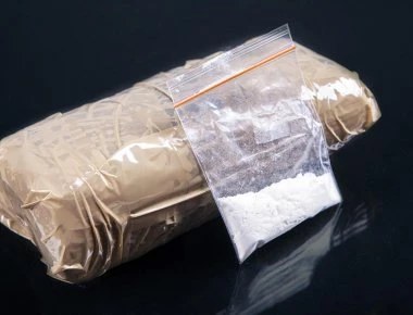 Πέντε κιλά ηρωίνης κατασχέθηκαν σε σπίτι στην Αγία Βαρβάρα